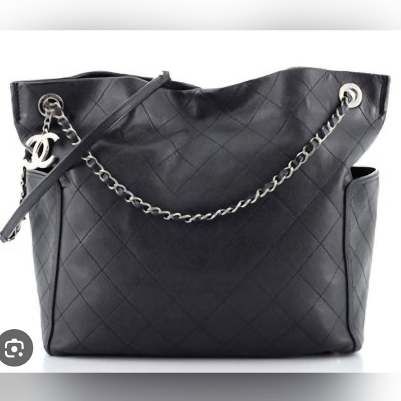 CHANEL Handbags - Chanel Black CC Pocket Hobo Quilted Caviar Medium Tote Handbag